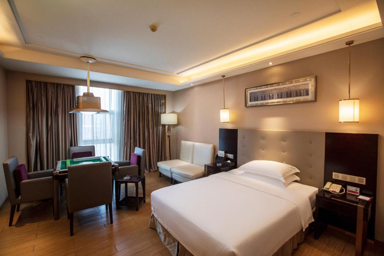 Ramada Yiyang Taojiang Hotel ภายนอก รูปภาพ