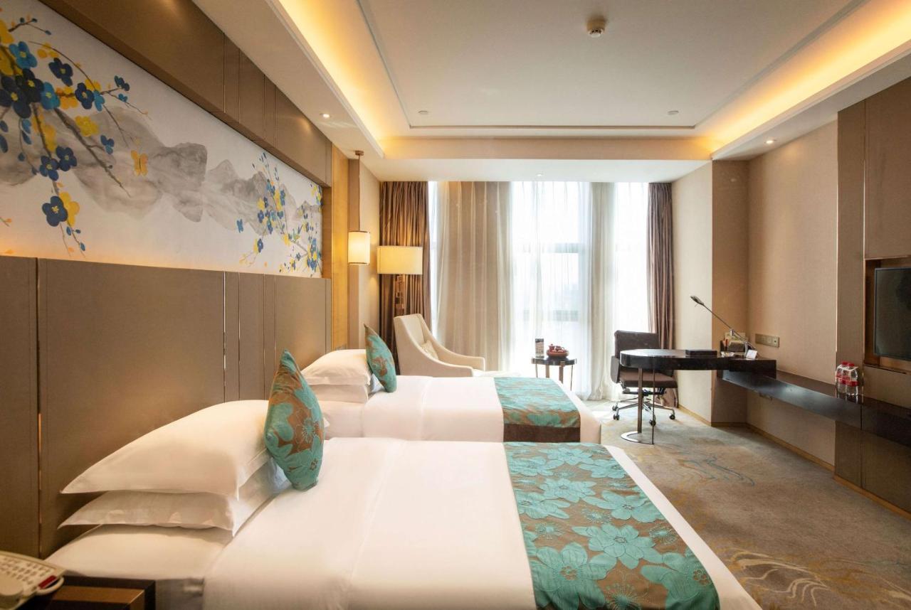 Ramada Yiyang Taojiang Hotel ภายนอก รูปภาพ