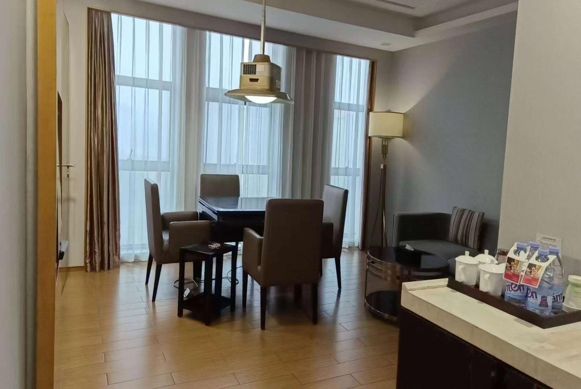 Ramada Yiyang Taojiang Hotel ภายนอก รูปภาพ