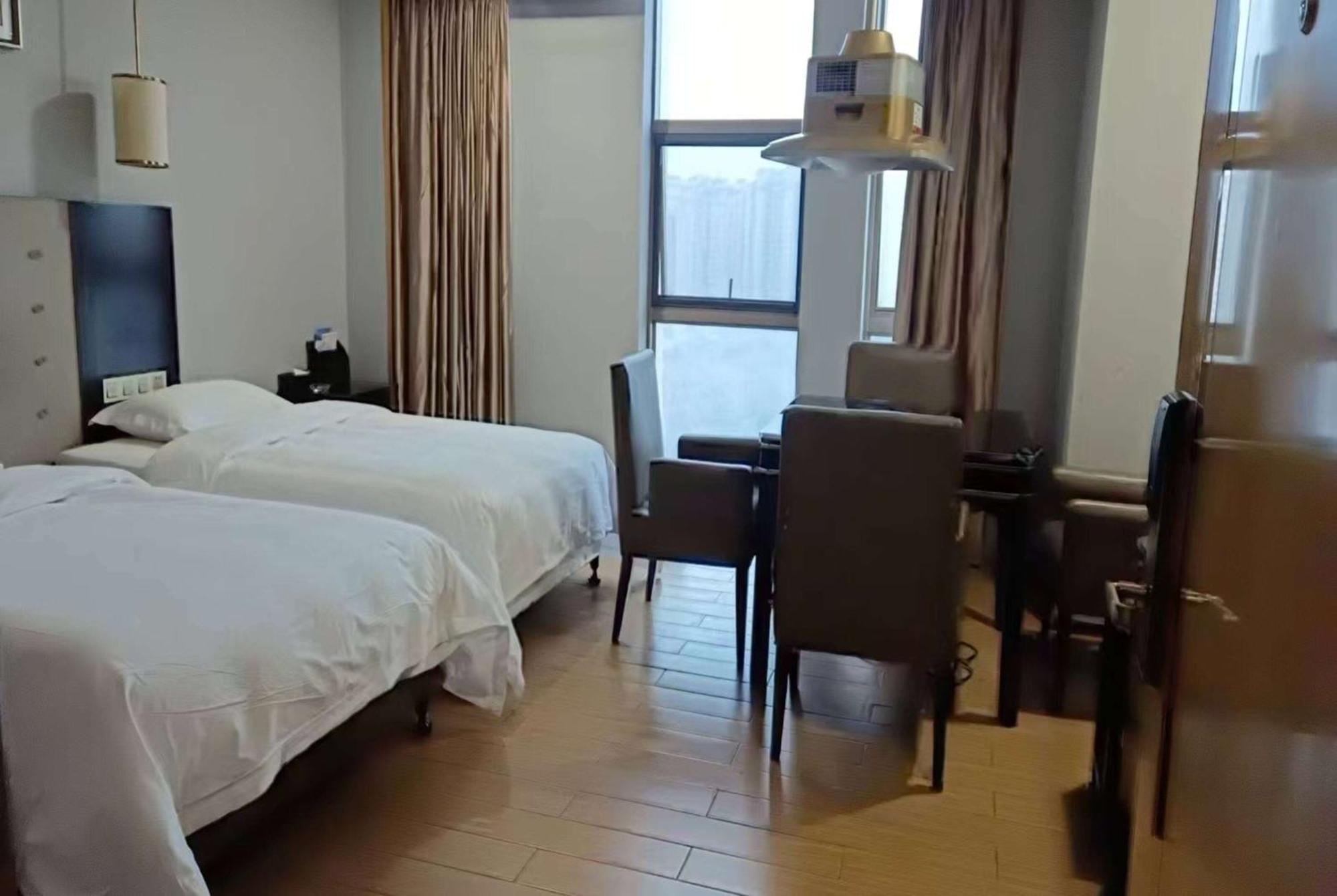 Ramada Yiyang Taojiang Hotel ภายนอก รูปภาพ