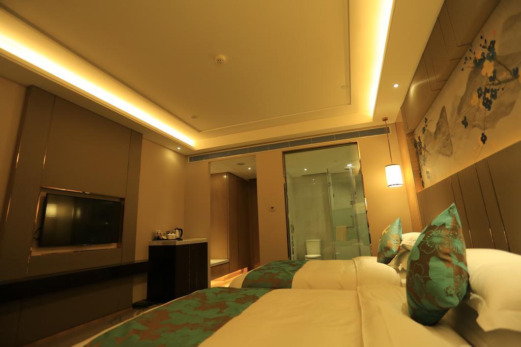Ramada Yiyang Taojiang Hotel ภายนอก รูปภาพ