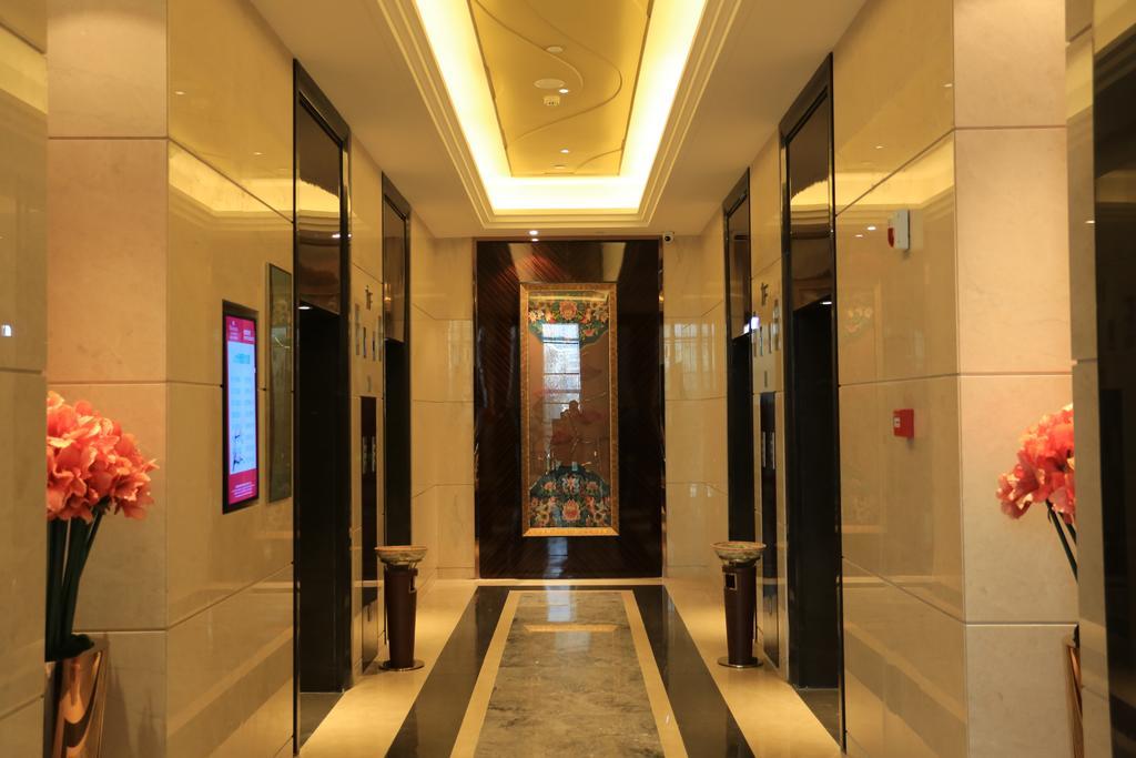 Ramada Yiyang Taojiang Hotel ภายนอก รูปภาพ