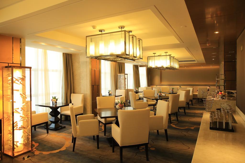 Ramada Yiyang Taojiang Hotel ภายนอก รูปภาพ