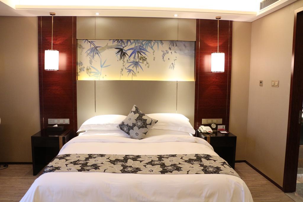 Ramada Yiyang Taojiang Hotel ภายนอก รูปภาพ