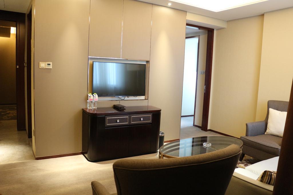 Ramada Yiyang Taojiang Hotel ภายนอก รูปภาพ
