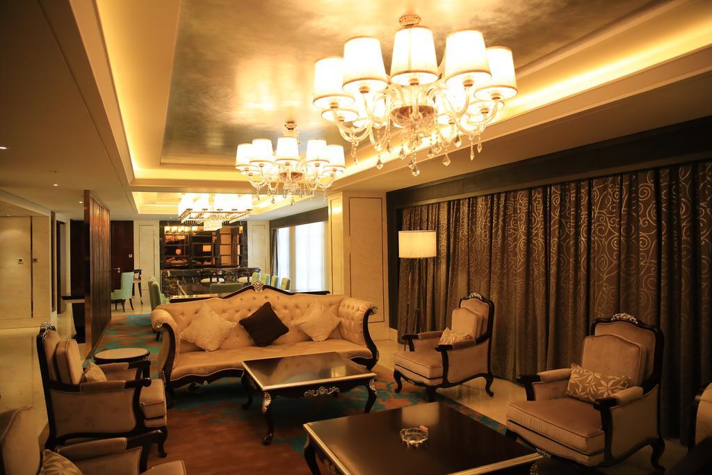 Ramada Yiyang Taojiang Hotel ภายนอก รูปภาพ