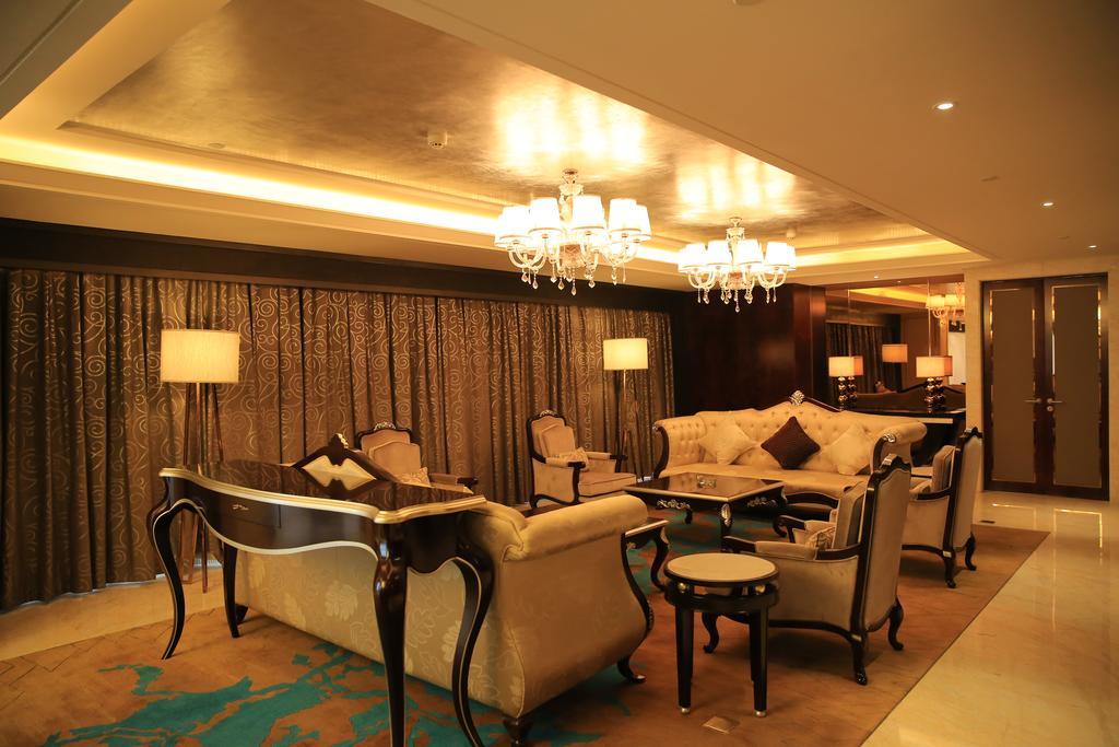 Ramada Yiyang Taojiang Hotel ภายนอก รูปภาพ