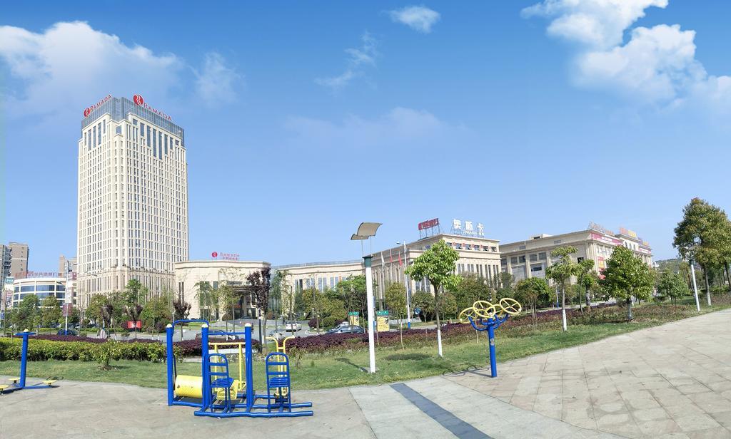 Ramada Yiyang Taojiang Hotel ภายนอก รูปภาพ