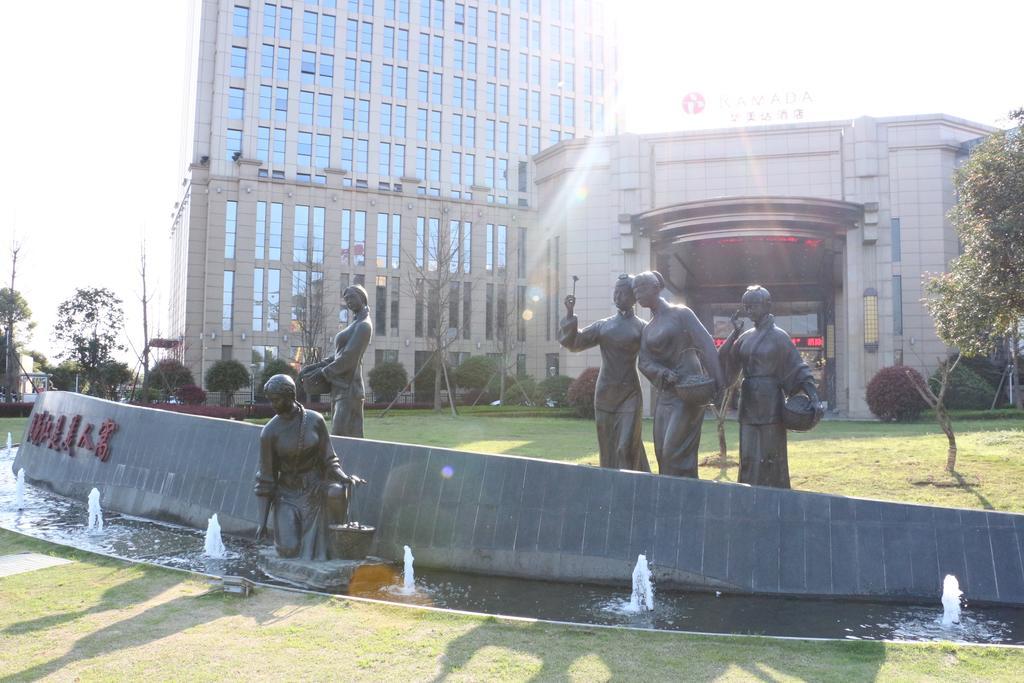 Ramada Yiyang Taojiang Hotel ภายนอก รูปภาพ