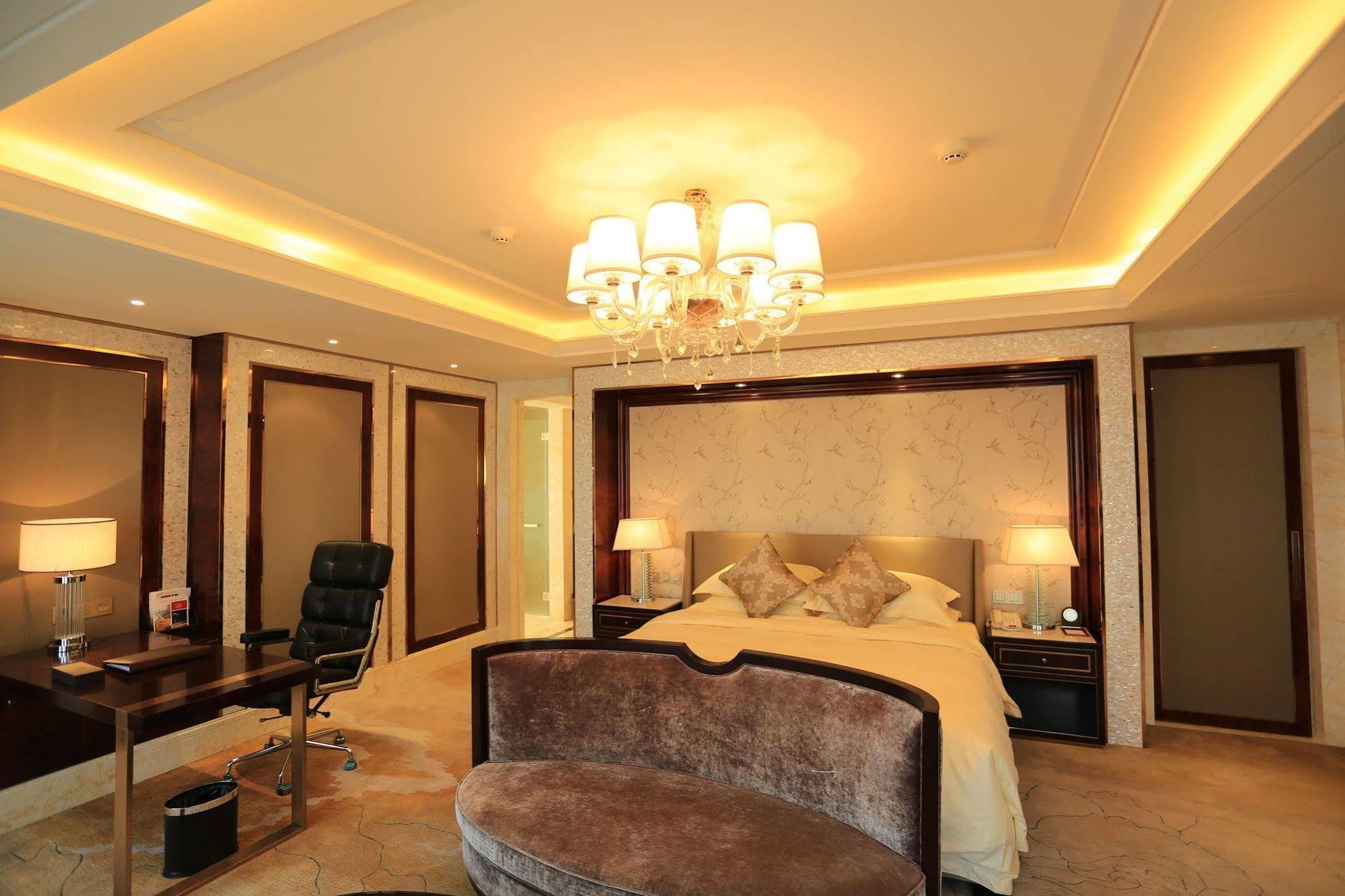 Ramada Yiyang Taojiang Hotel ภายนอก รูปภาพ