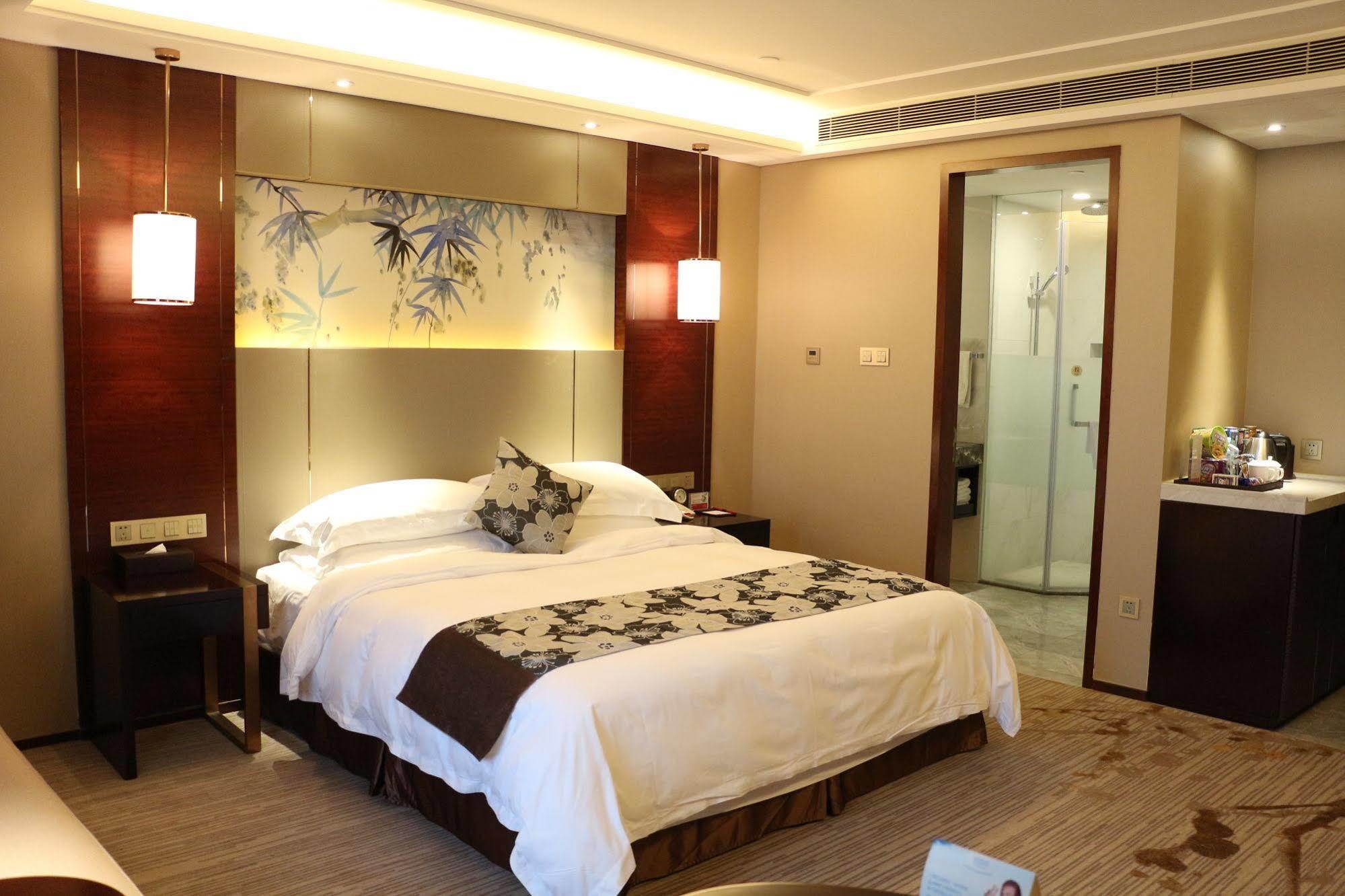 Ramada Yiyang Taojiang Hotel ภายนอก รูปภาพ