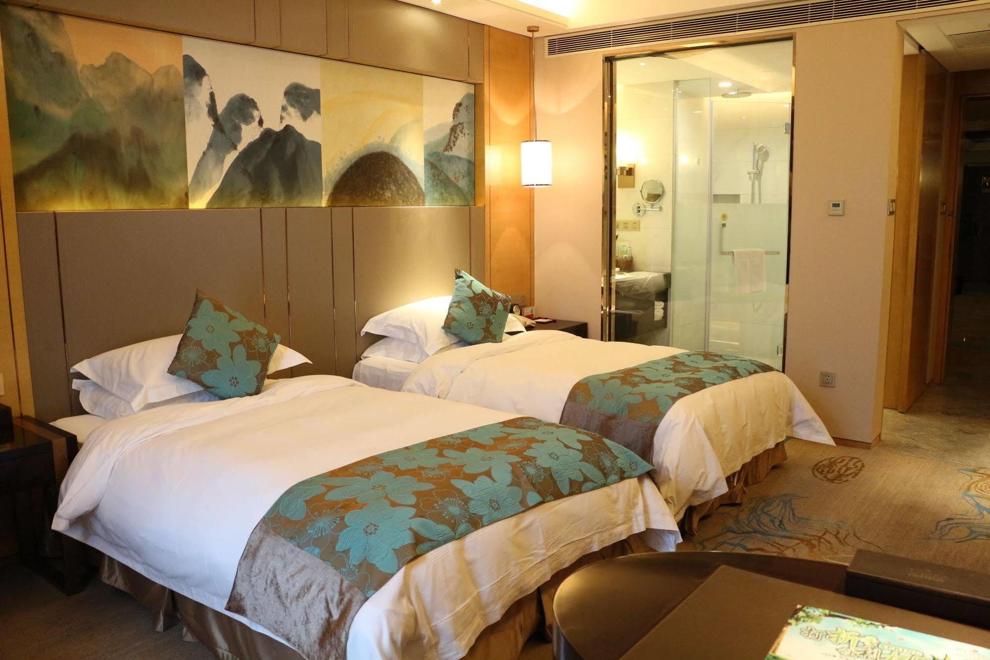 Ramada Yiyang Taojiang Hotel ภายนอก รูปภาพ