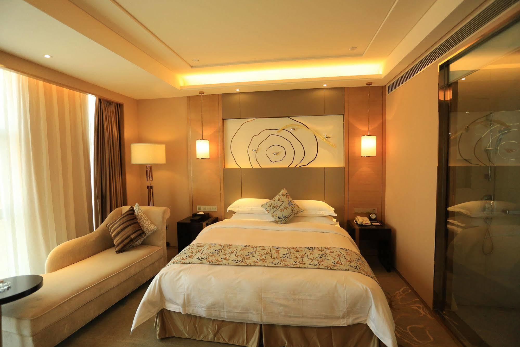 Ramada Yiyang Taojiang Hotel ภายนอก รูปภาพ