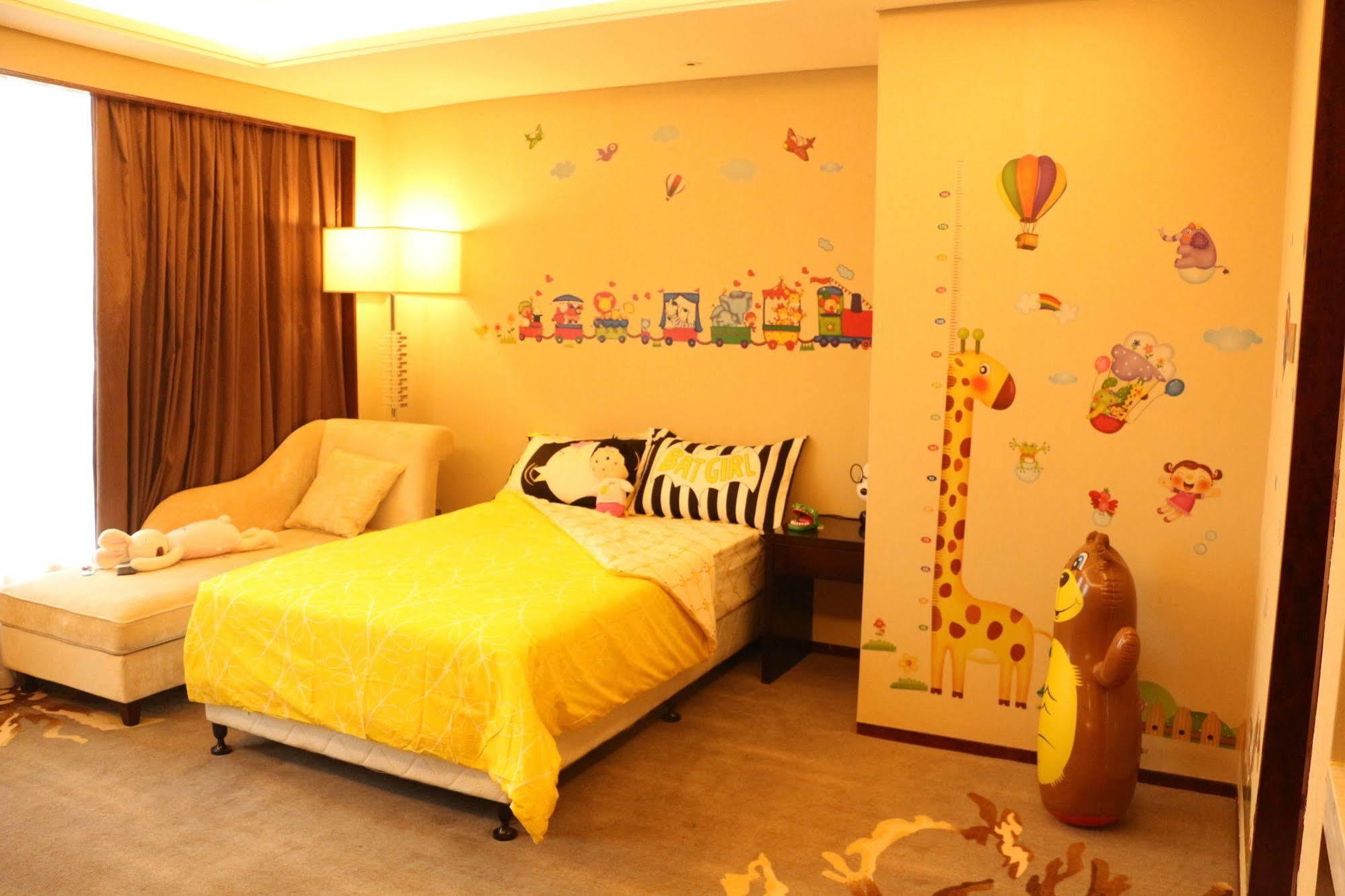 Ramada Yiyang Taojiang Hotel ภายนอก รูปภาพ